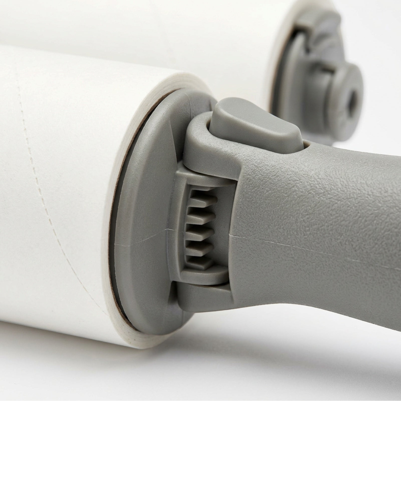 Hish Low-Clearance Hinged Adhesive Lint Roller 60 Sheets Stone - Detail view
