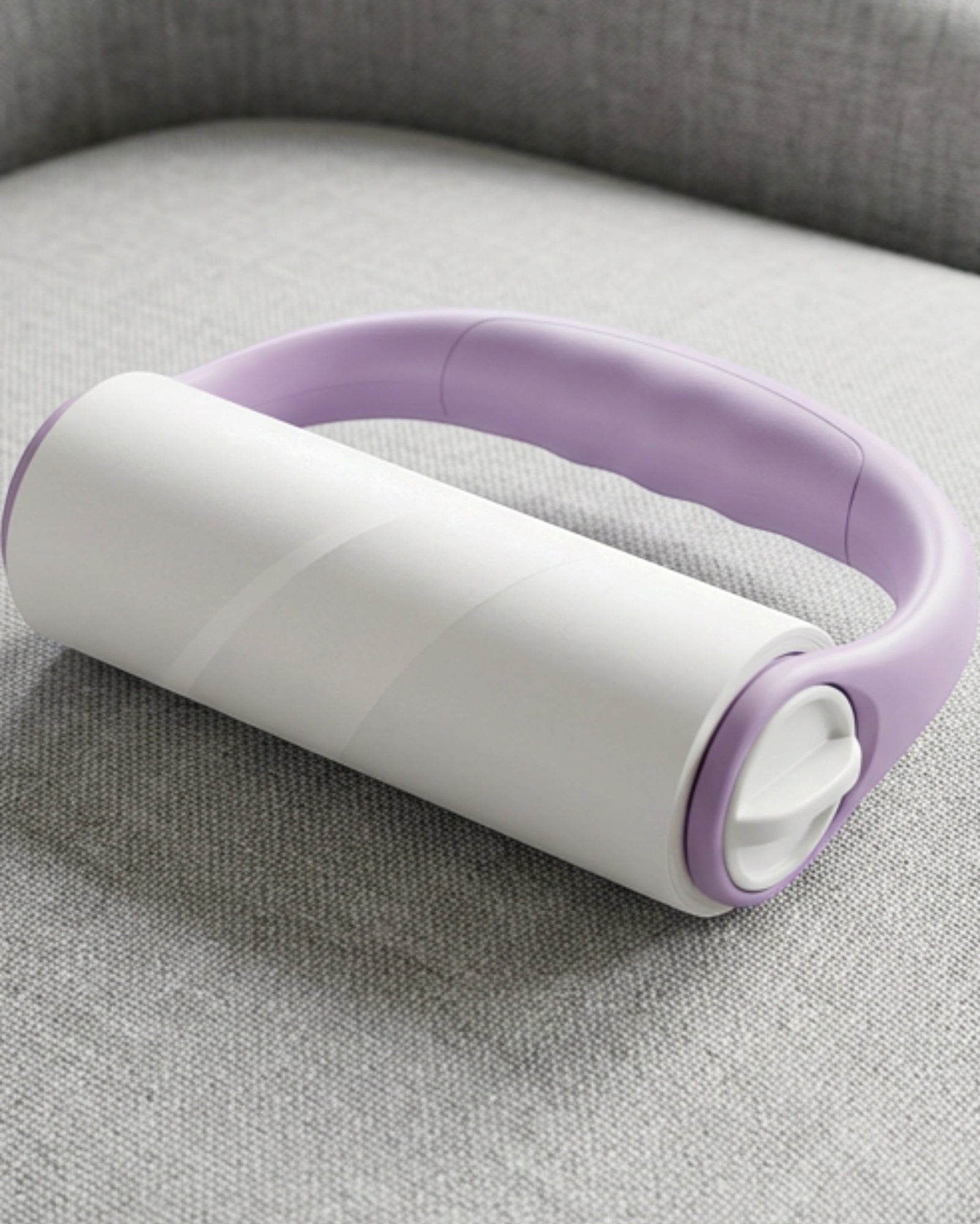 Hish Palm-Arch Adhesive Lint Roller 70 Sheets Lilac - Lifestyle view